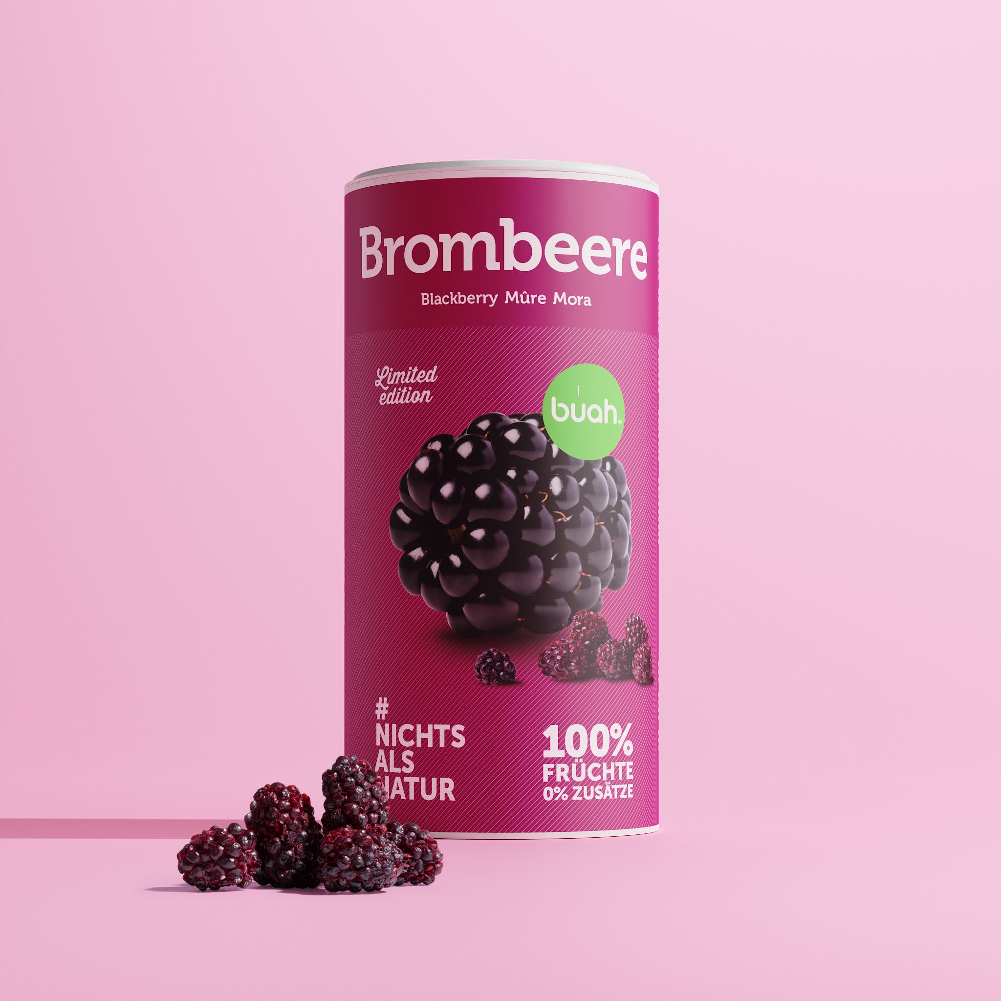 Lila Dose buah gefriergetrocknete Brombeere in Zylinder Form mit dem Abbild einer frischen Brombeere Mittig au f der Dose- Schriftzug Limited Edition vor rosa Hintergrund