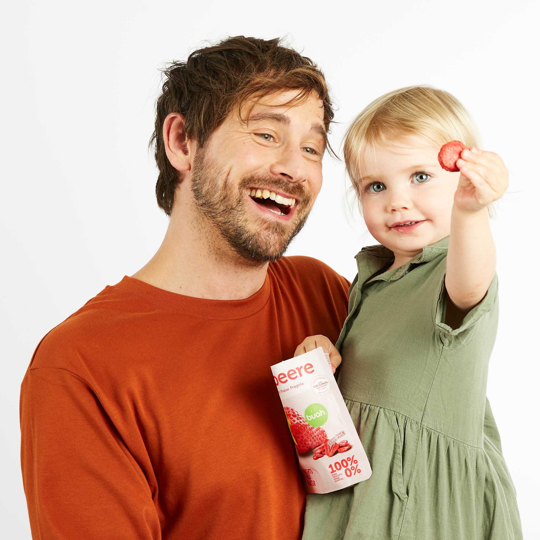 Low Carb Rüblitorte mit Erdbeeren Low Carb Rüblitorte mit Erdbeeren