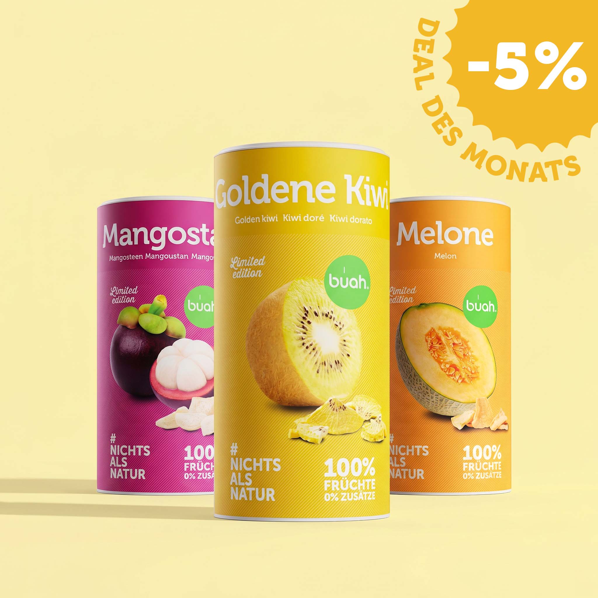 Drei große Dosen der buah Limited Editions stehen nebeneinander vor einem hellgelben Hintergrund. In der Mitte steht die Goldene Kiwi, flankiert von Mangostan (links) und Melone (rechts). Oben rechts ist ein Badge mit „Deal des Monats -5%“.